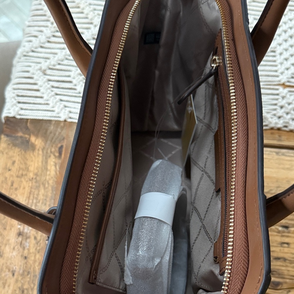 Michael Kors Tan and Cream Satchel - Picture 4 of 6